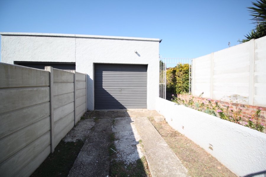 2 Bedroom Property for Sale in Perridgevale Eastern Cape